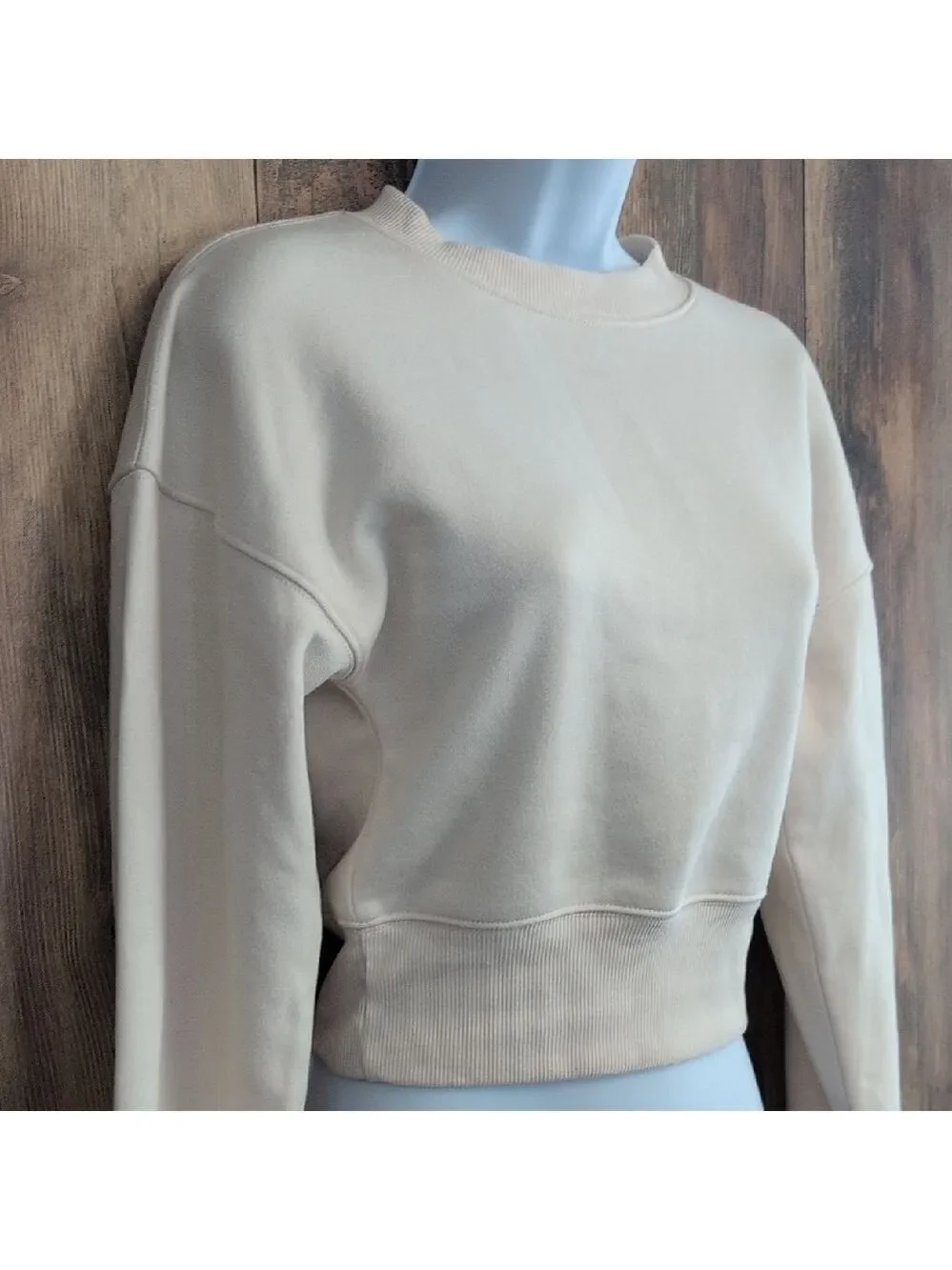 NWT Wild Fable Off-White Crew Neck Crop Sweatshirt XXS -717C - Picture 1 of 5